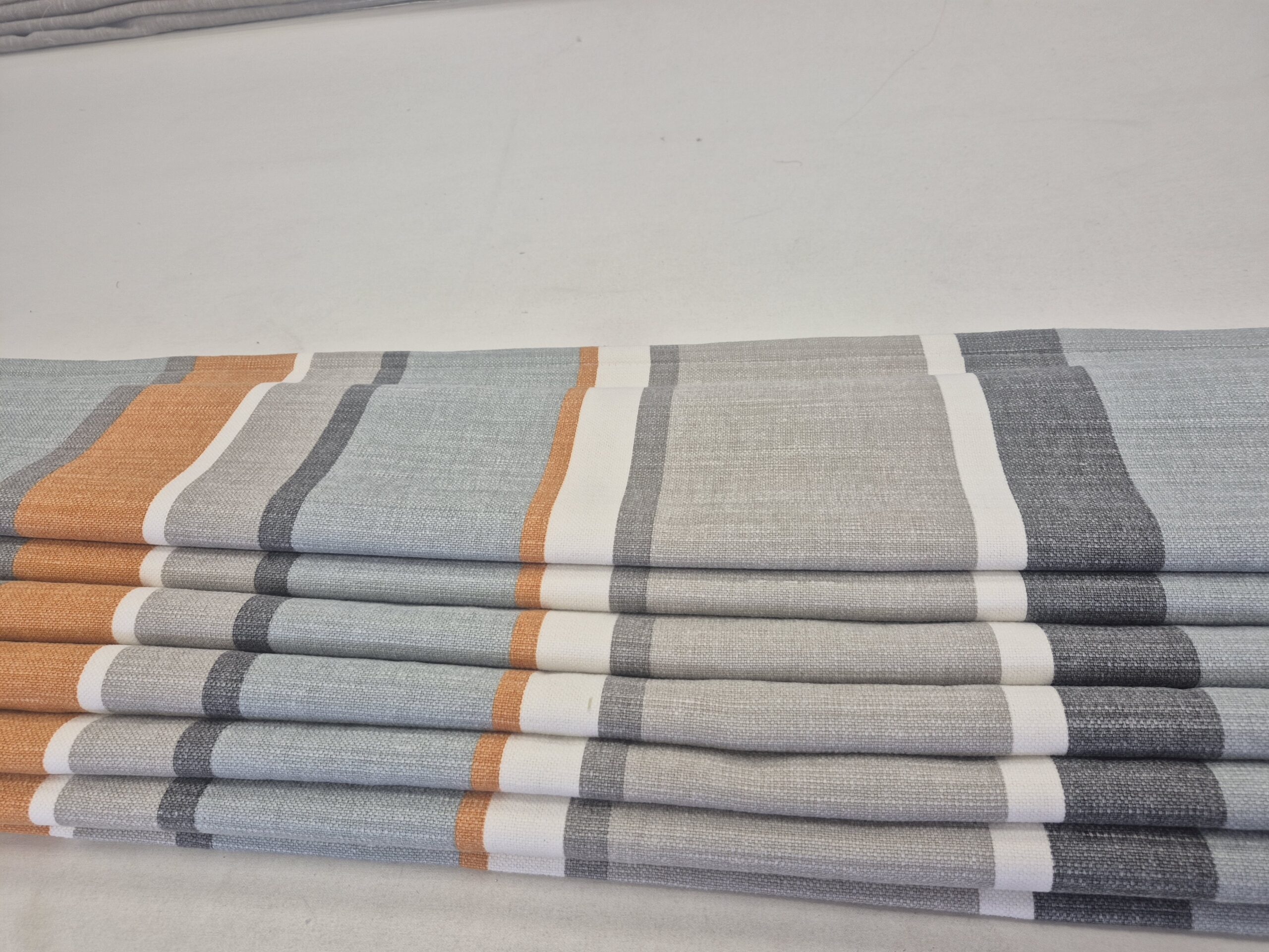 Lorcan pumpkin roman blind