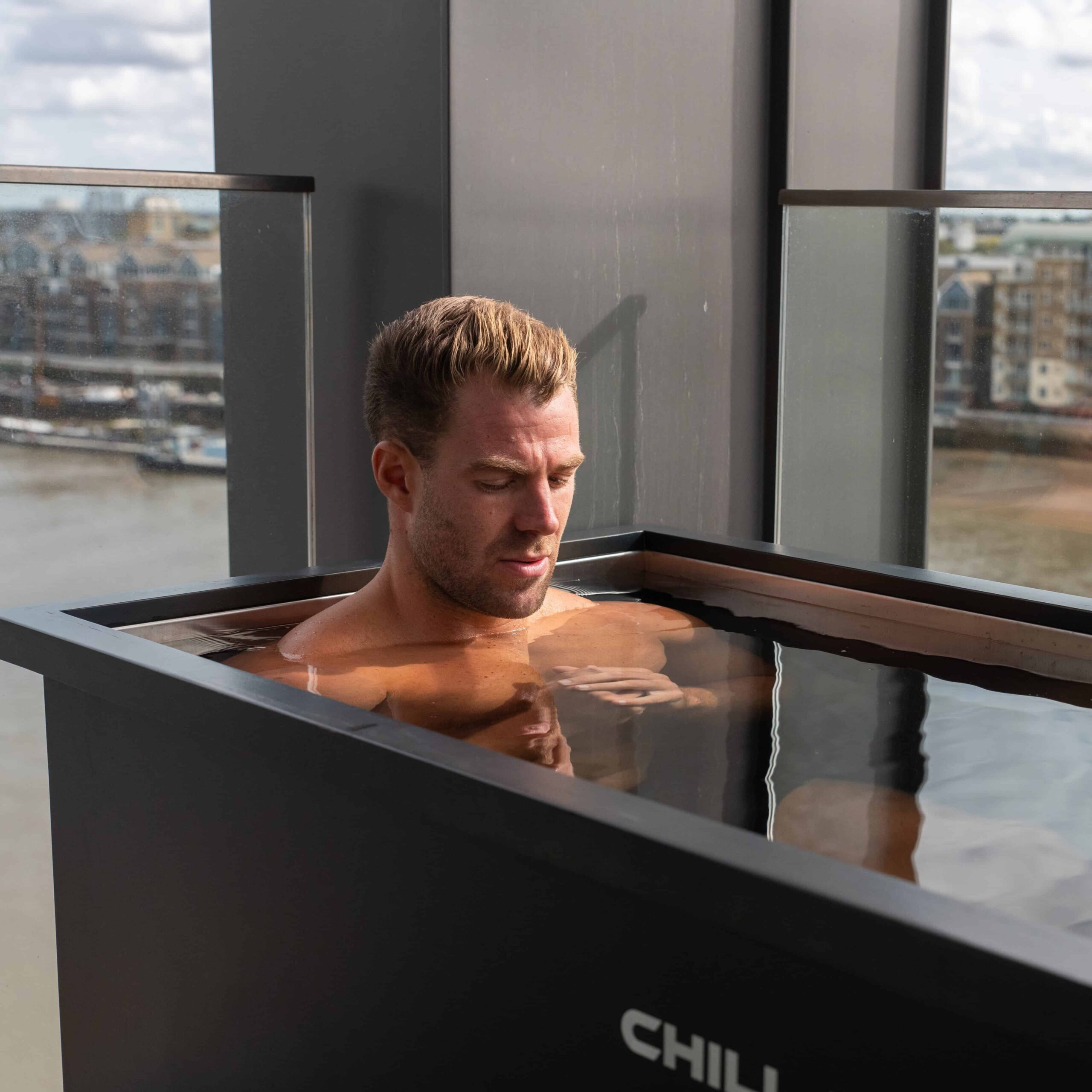 Bradley Simmonds Chill Tub 140 scaled