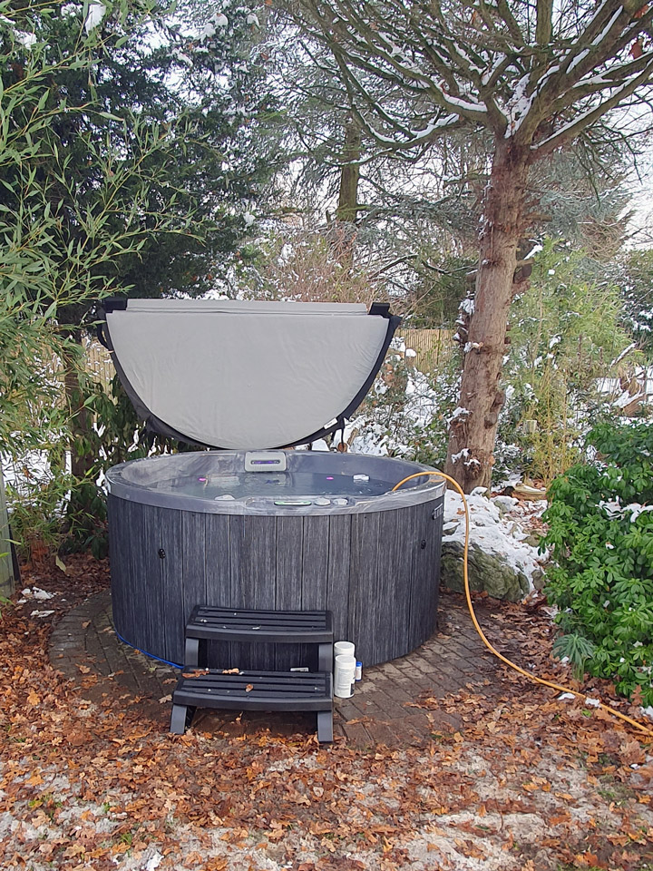 Hot tub maintenance in Dunstable Bedfordshire