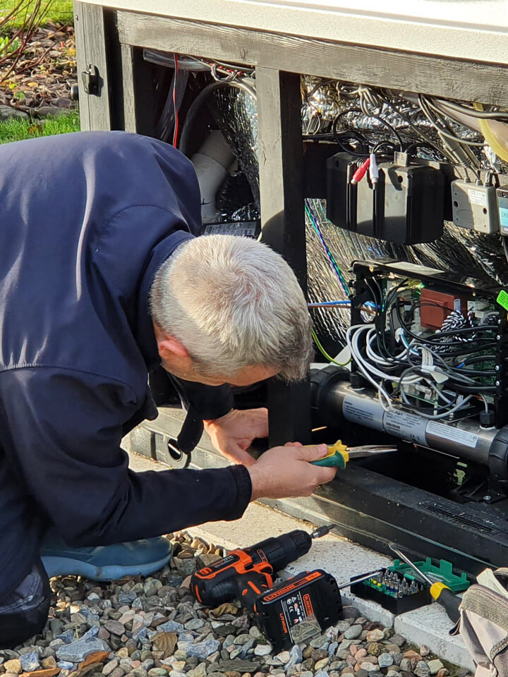Hot tub maintenance in Luton